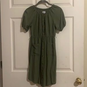 Girl green dress with pockets